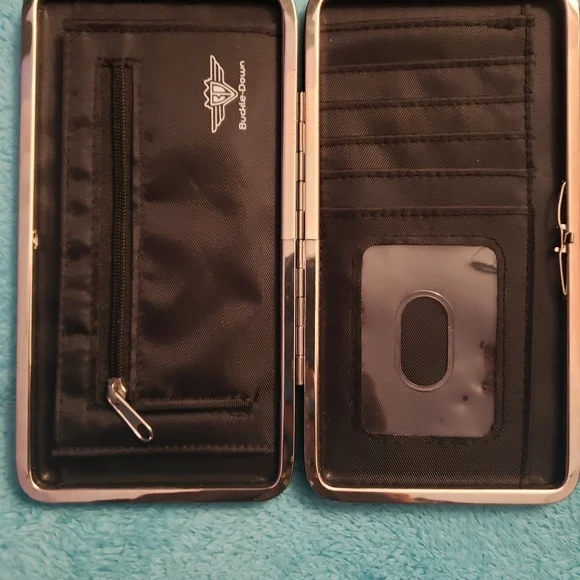 Walking Dead Wallet - Picture 2 of 2